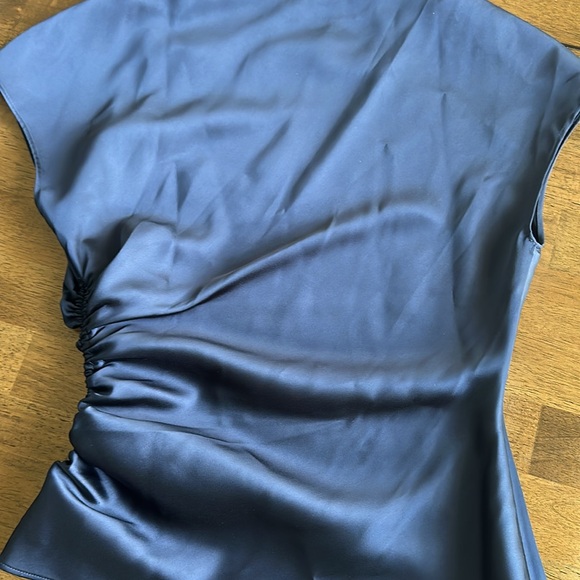 Women top - Picture 3 of 4